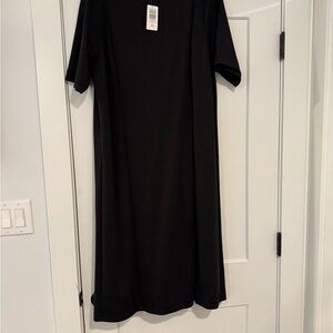 Avenue Classic Black Midi Dress